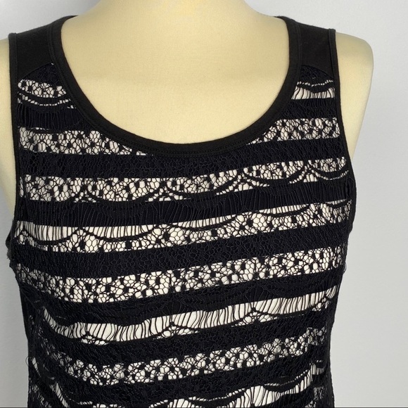 Ann Taylor Loft Black and Cream Lace Front Top - Picture 3 of 6